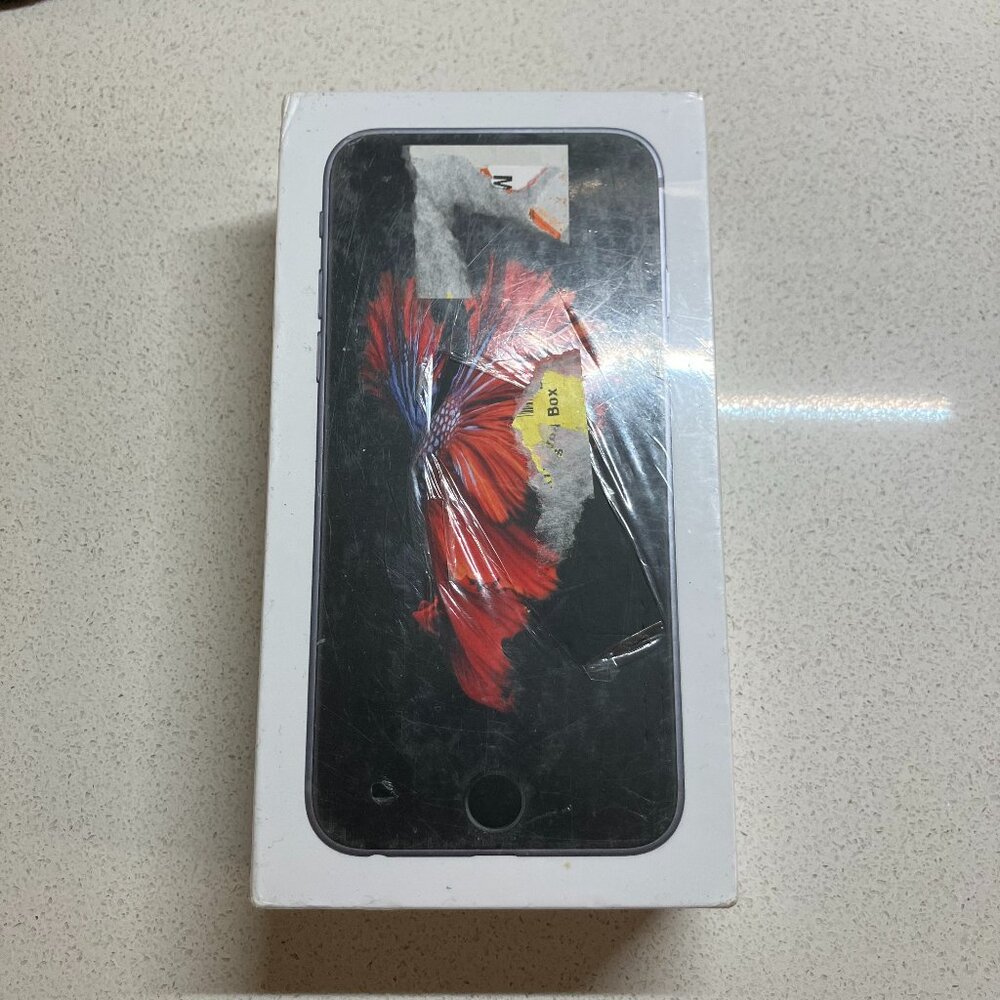 NEW SEALED Apple iPhone 6s - 32GB - Space Gray (US Reseller Flex Policy)